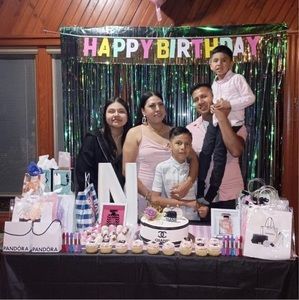 Meet your Posher, Noelia